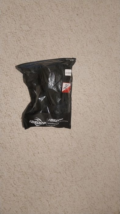 Zbroja i naklolanniki na pitbike