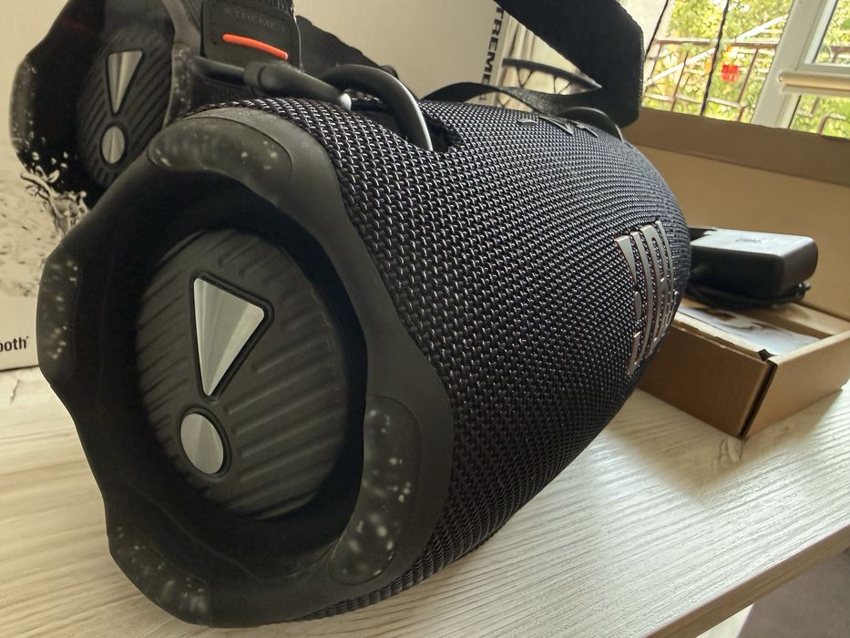 JBL xtreme 4 stan jak nowy, idealny ladowarka, pasek, karton