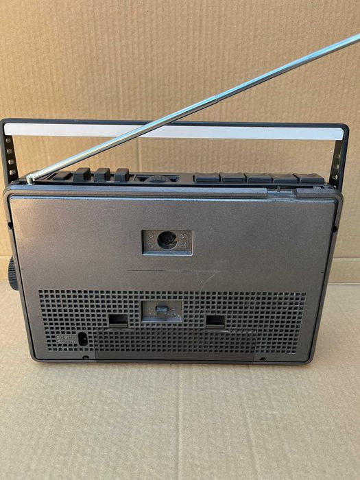 Radiomagnetofon Unitra Kasprzak RM121, przestrojony UKF, sprawny.