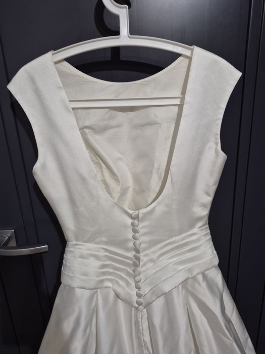 Piękna klasyczna suknia ślubna