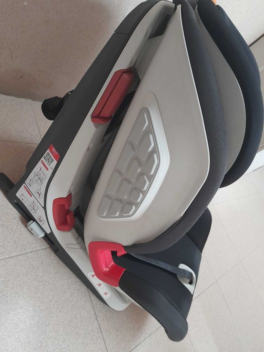 Cadeira auto marca Chicco 9kg aos 36kg com isofix