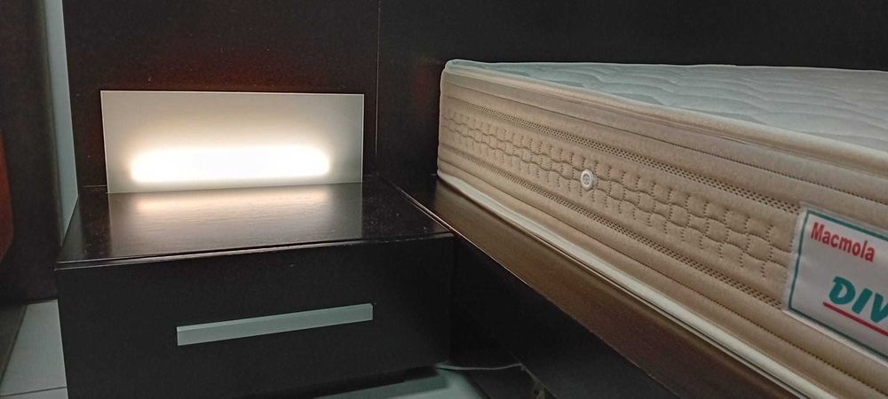 Cama de casal maciça cor wengue