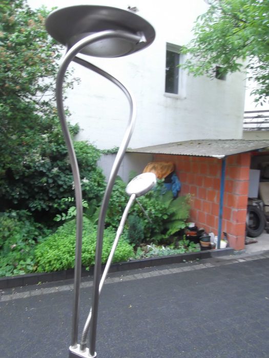 Lampa stojąca podłogowa