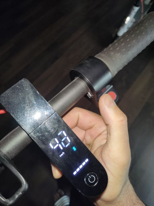 Trotinet Xiaomi Pro2 full extras ( pneus anti furo)