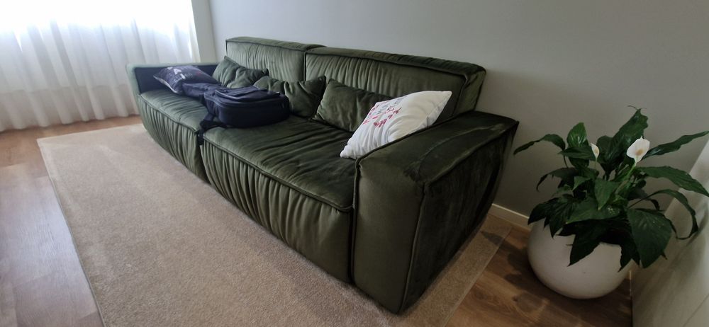 Sofá em pele nabuco