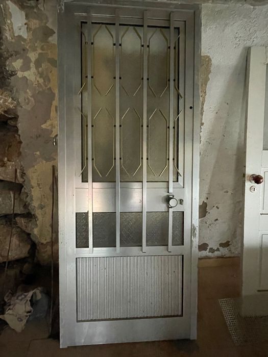 Porta alumínio com janela