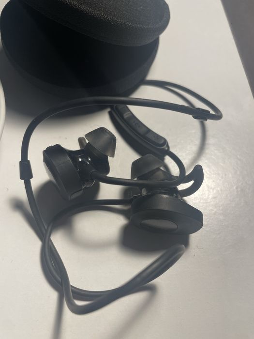 Bose soundsport wirless bluetooth in ear headphones