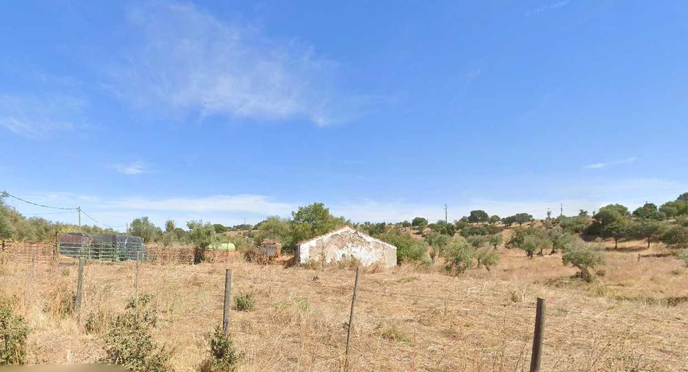 Herdade 10,3Ha com 2 Ruinas e possivel capacidade de construção