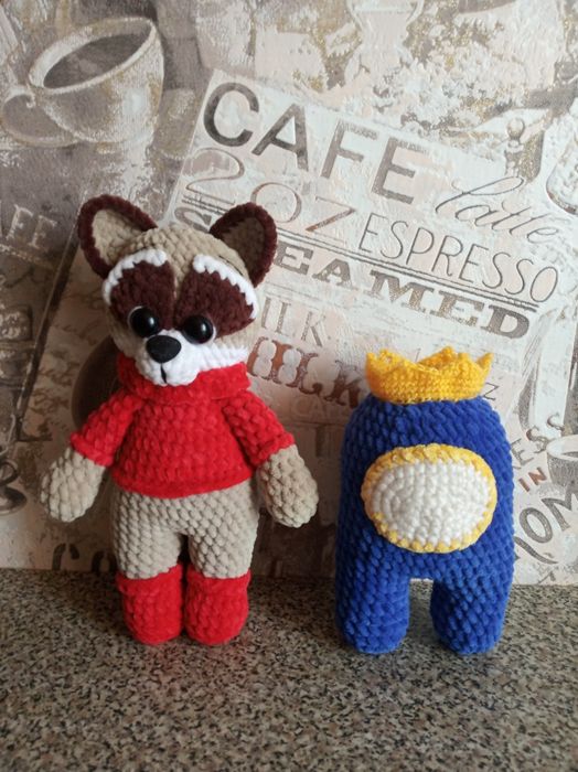Вязанная игрушка Among Us (Амонг Ас) и енот