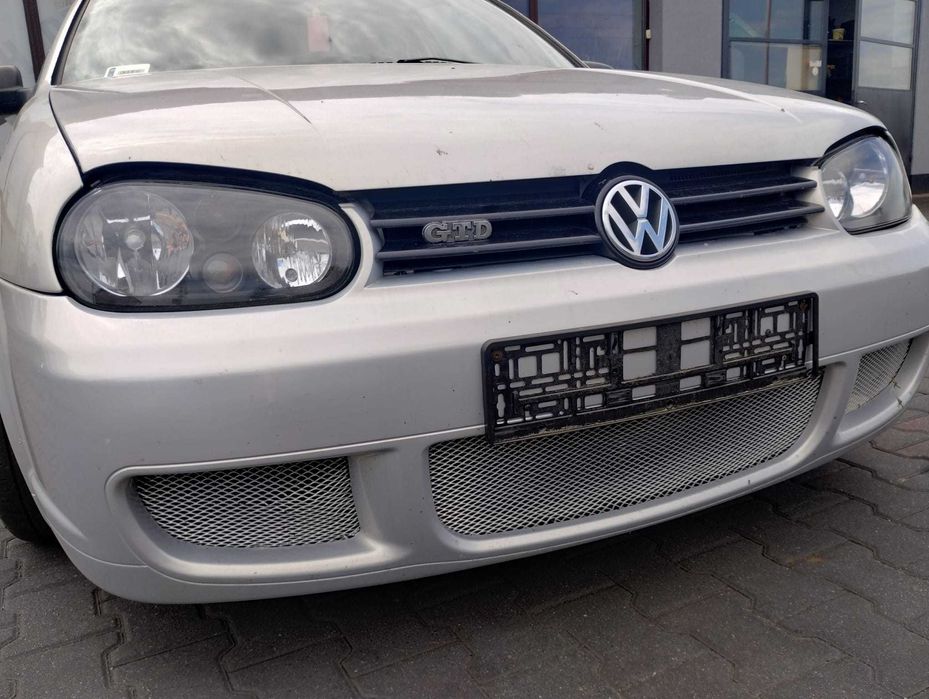 Lampa przód przednia lewa prawa Golf iv czarna