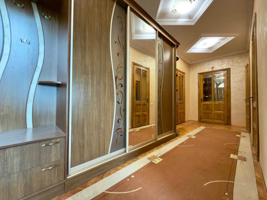 Продаж будинку у Бориславі
