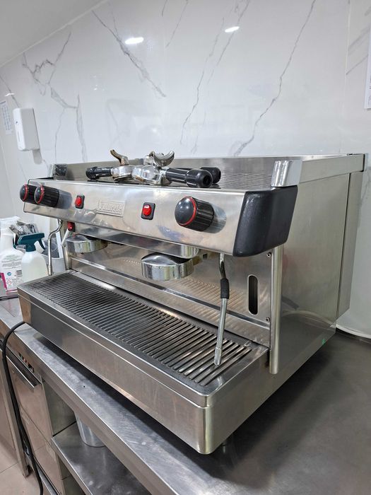 Máquina de Café Industrial Com Filtro de Água e Moinho de café Industrial