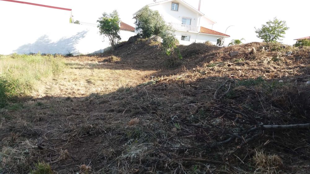 Lote para construção, zona de Santa Clara, em Leiria.