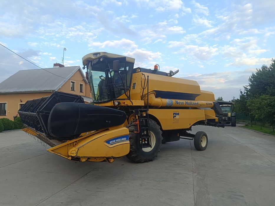 Kombajn New Holland TC 5050 jak Claas John