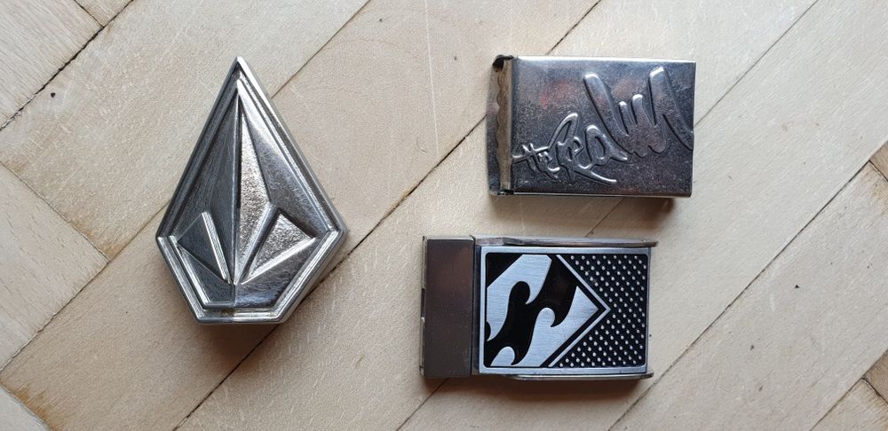 Sprzączki klamra do paska pasków pasek The Realm Billabong