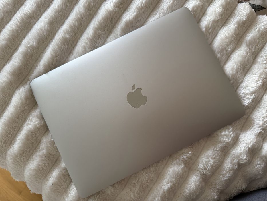 MacBook Air 2019 – Excelente Estado