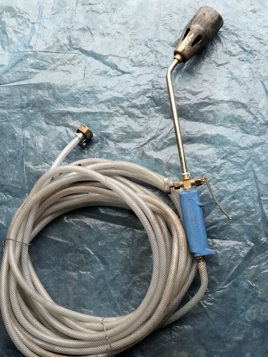 Пальник газовий для свиней та кровлі