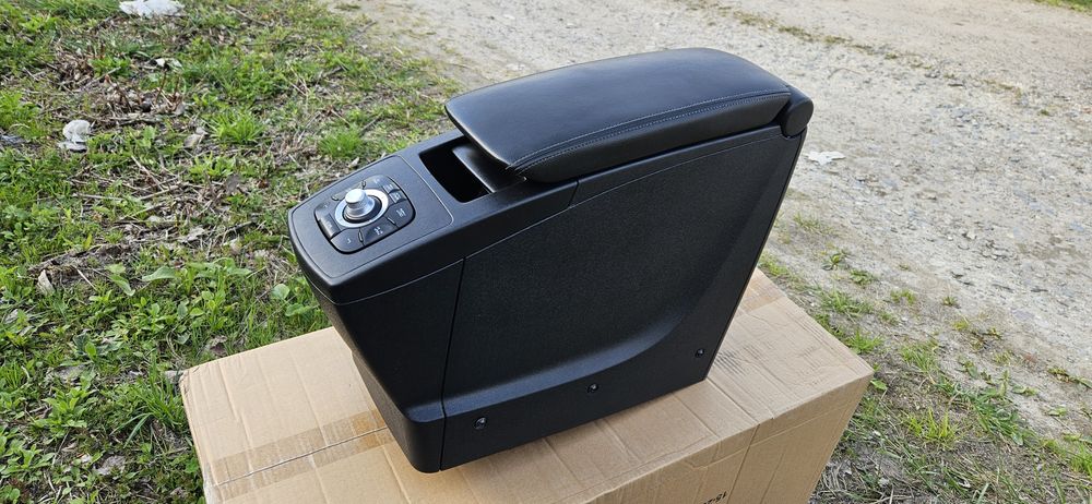 Підлокотнік, підлокітник Рено Сценік 3 Grant Scenic 3 .