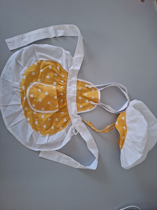 Фартушок з колпаком для дитини 8-12 місяців