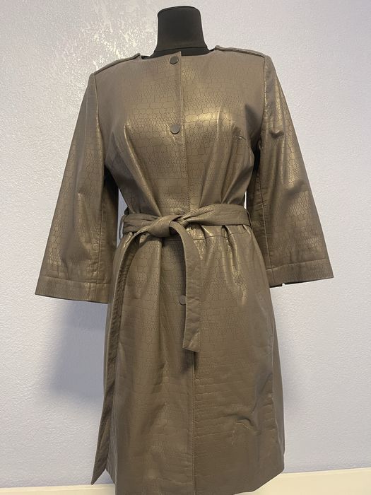 Шкіряний жіночий плащ. Виробництво Туреччина.Перфорована шкіра. Демі.