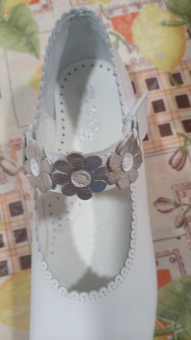 Sapatos de pele novos numero 36