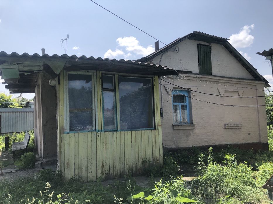 Продам будинок 70 км.від м.Києва в смт.Брусилів з газом та світлом