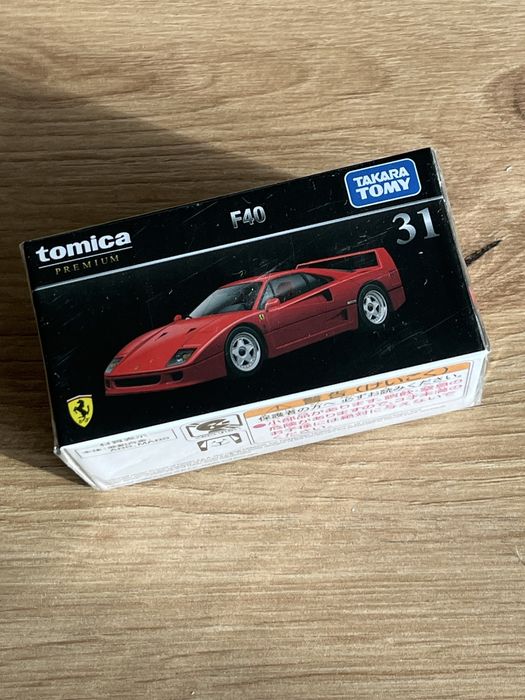 Tomica premium Ferrari F40 okazja wyprzedaz wieloletniej kolekcji! Folia!