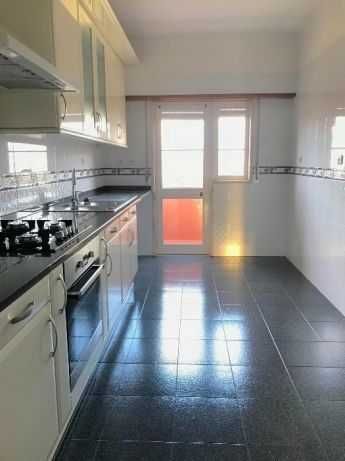 APARTAMENTO T3 ARRENDA-SE , S. Domingos de Rana  Alto do Mação , Matarraque.
