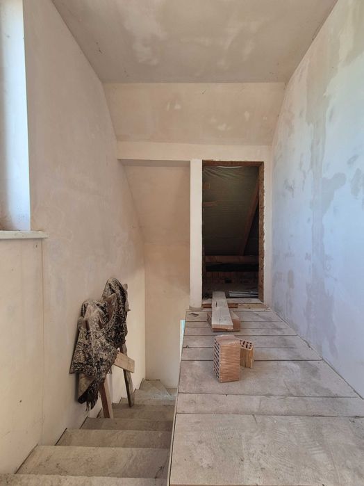 Продається 4к багаторівнева квартира вул.Краснодарська 3