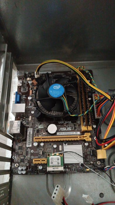 Материнська плата asus m52ad