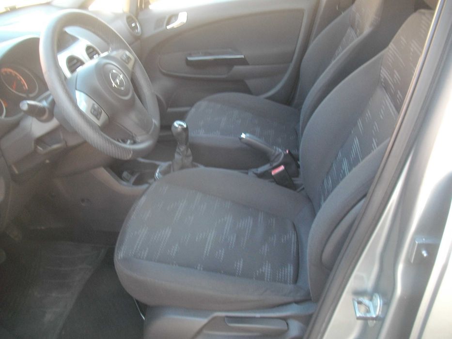 Opel Corsa 1.2 GLP/Gasolina de 2011 C/Novo