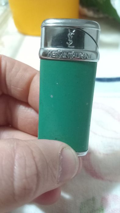 Isqueiro Yves Saint Laurent