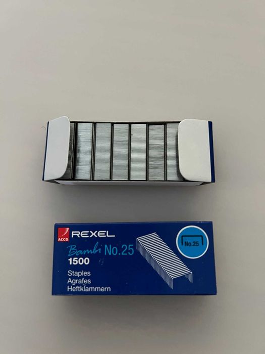Caixas de agrafos 24/6 e nº 25