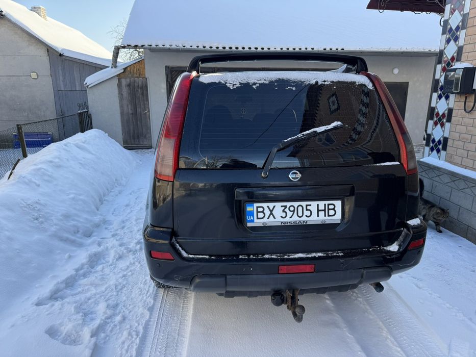 Не спешно машина вся в рідні