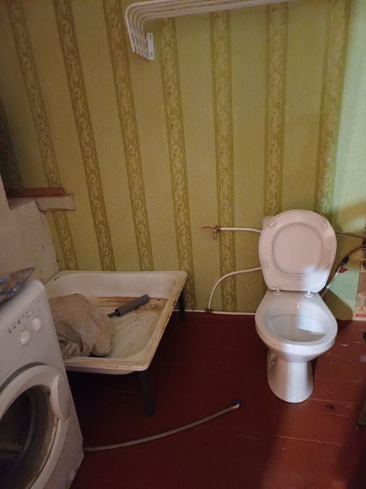 Продам будинок зі всіма зручностями  в селі Гориця.Торг.