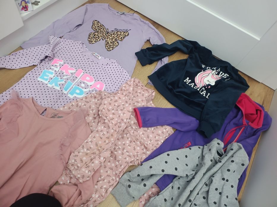 Paka ubranek 122-128 zestaw bluzki bluzy
