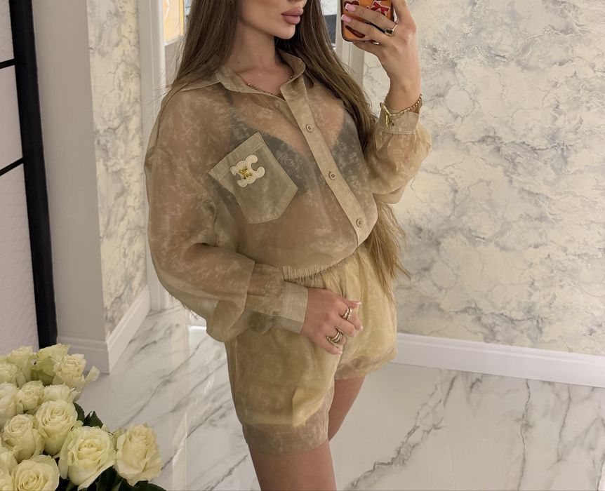 Бежевый костюм люкс бренд