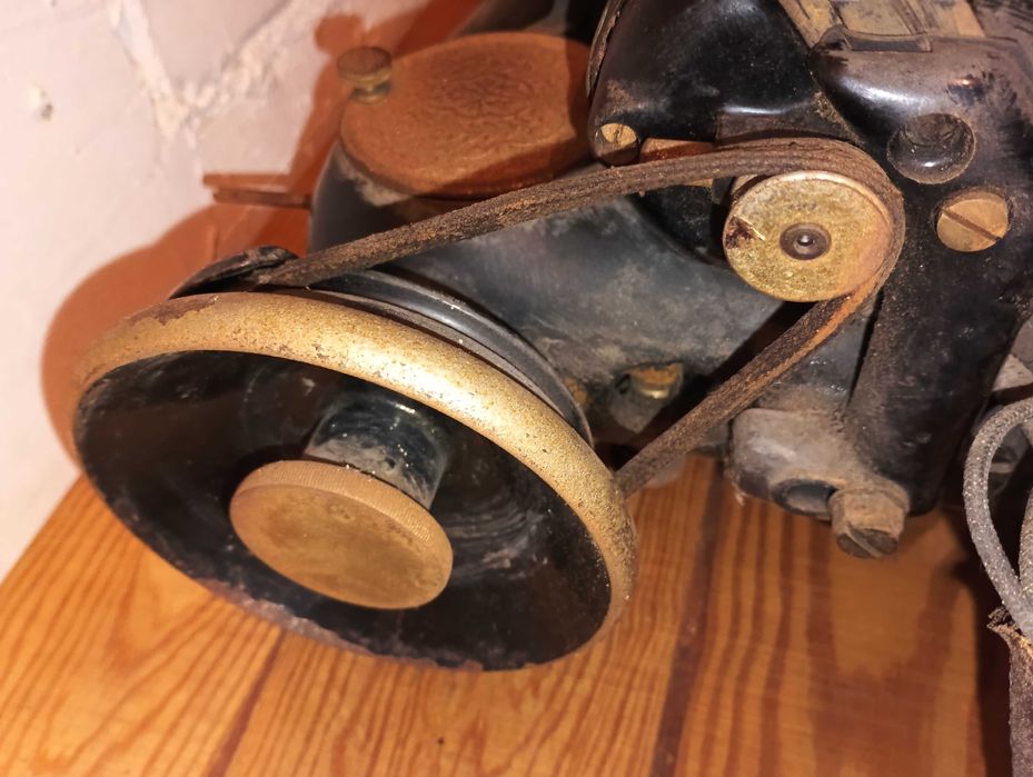 maszyna SINGER + pełen zestaw części napędu elektrycznego