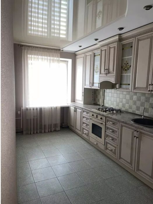 Продам 3-к квартиру в центрі міста