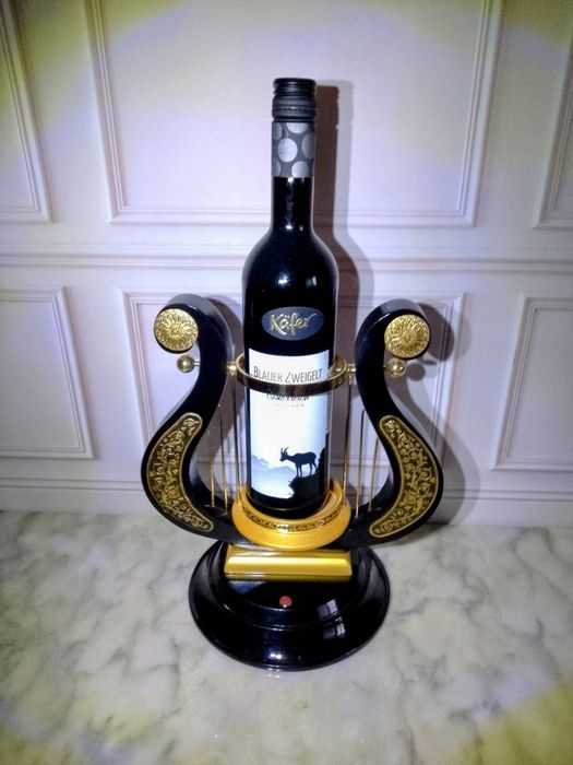 Подставка под бутылку, в виде арфы, деревянная.Испания CREDAN.