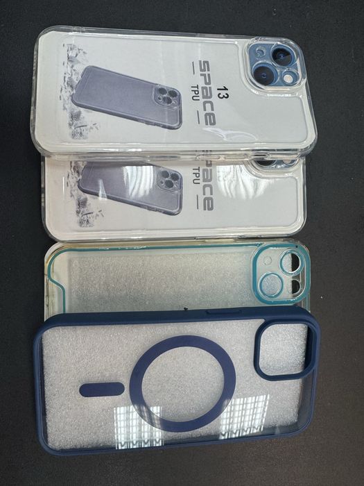Чехлы на iPhone 13