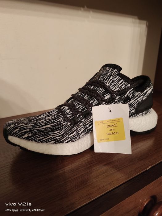 Продам кросівки adidas