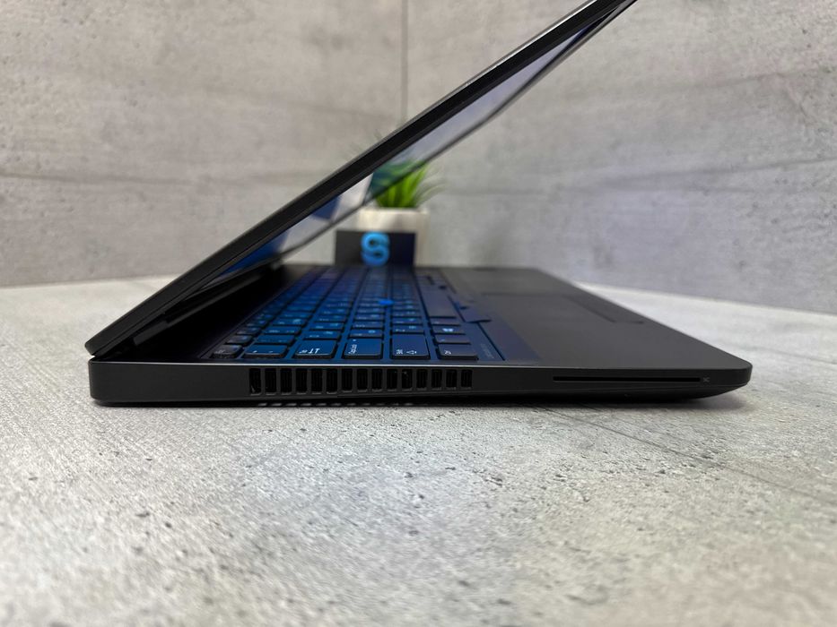 Надійний ноутбук Dell Делл E5570/i7-6600u/AMD/15.6"/256gb ssd