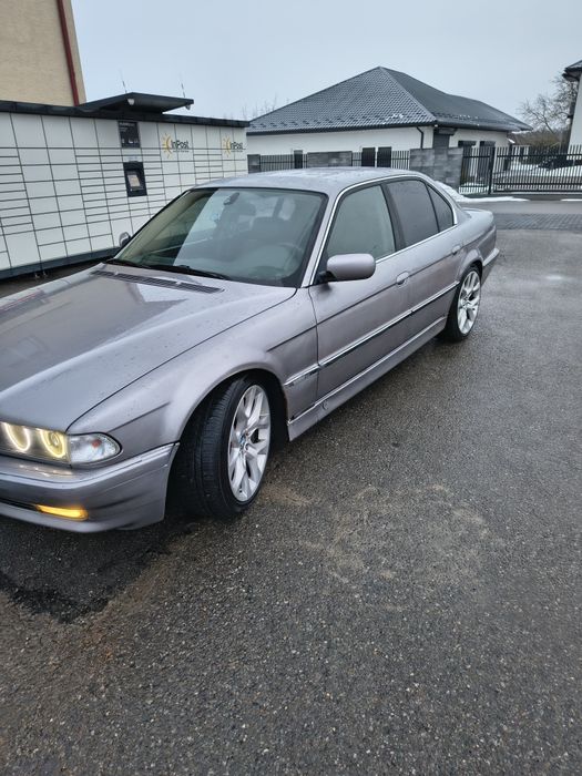 BMW e38 728i plus gaz