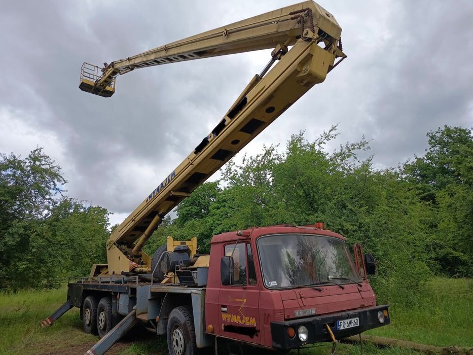 Podnośnik koszowy 4x4 Bumar Wumag
