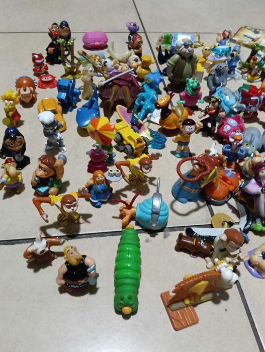 brinquedos em tamanho pequeno