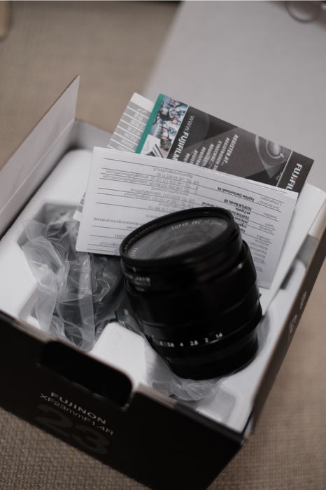Lente FUJIFILM XF 23mm f/1.4 R