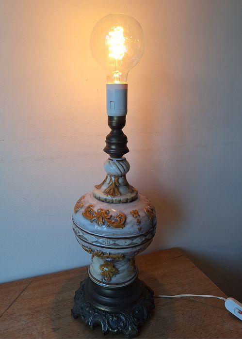 Candeeiro de mesa, muito antigo