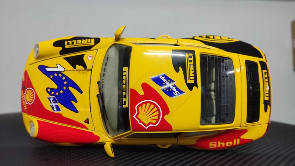 Burago Porsche 993 Carrera GT 1993 1/18