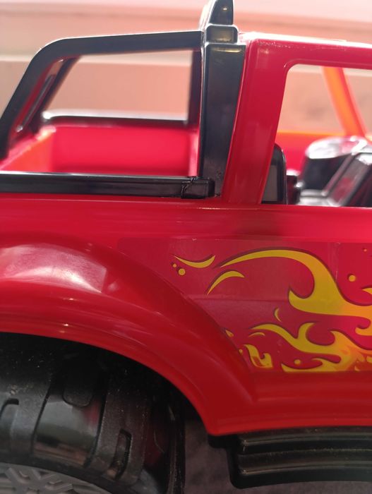 Zabawka auto terenowe jeep